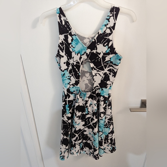 Floral Teal White & Black Dress - Picture 3 of 3